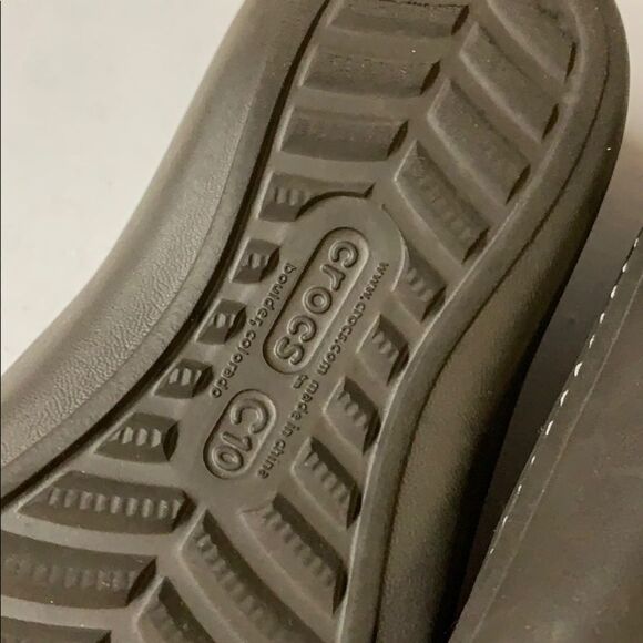 Crocs Girls Size C10 Slip On Shoes - Picture 4 of 6